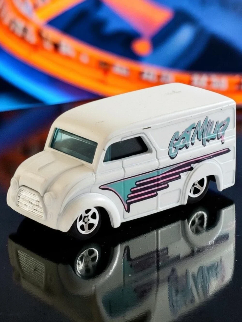 1997 Hot Wheels First Editions Dairy Delivery Got Milk Logo Truck Die-Cast 1:64